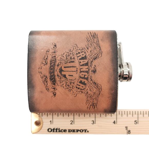 Ranger Up Gentleman's Flask MDCCLXXVI Custom Refined Leather Wrap in Tan - Picture 5 of 5